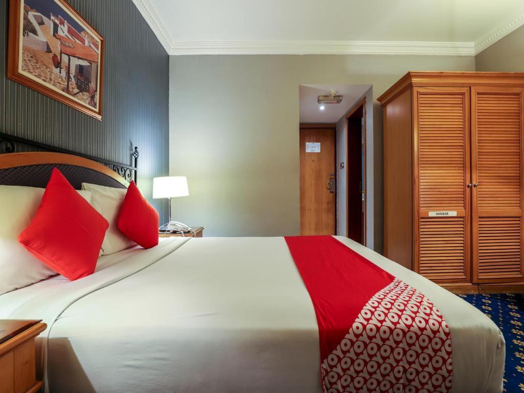 City Plaza Hotel Fudzsejra Kültér fotó