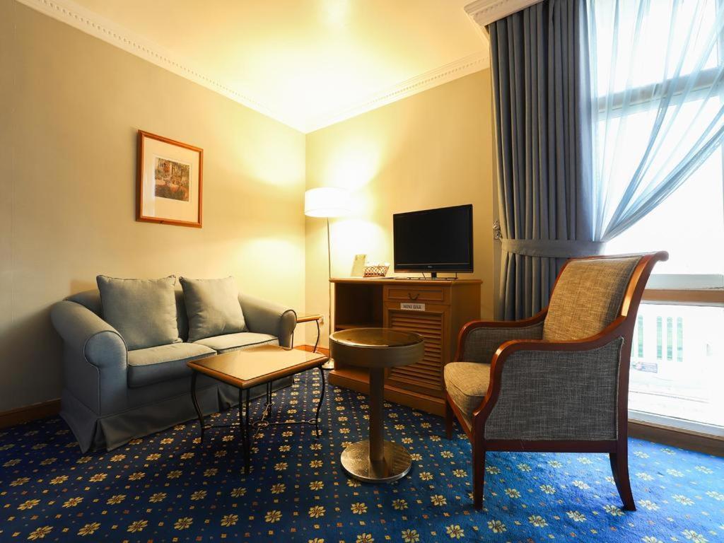 City Plaza Hotel Fudzsejra Kültér fotó
