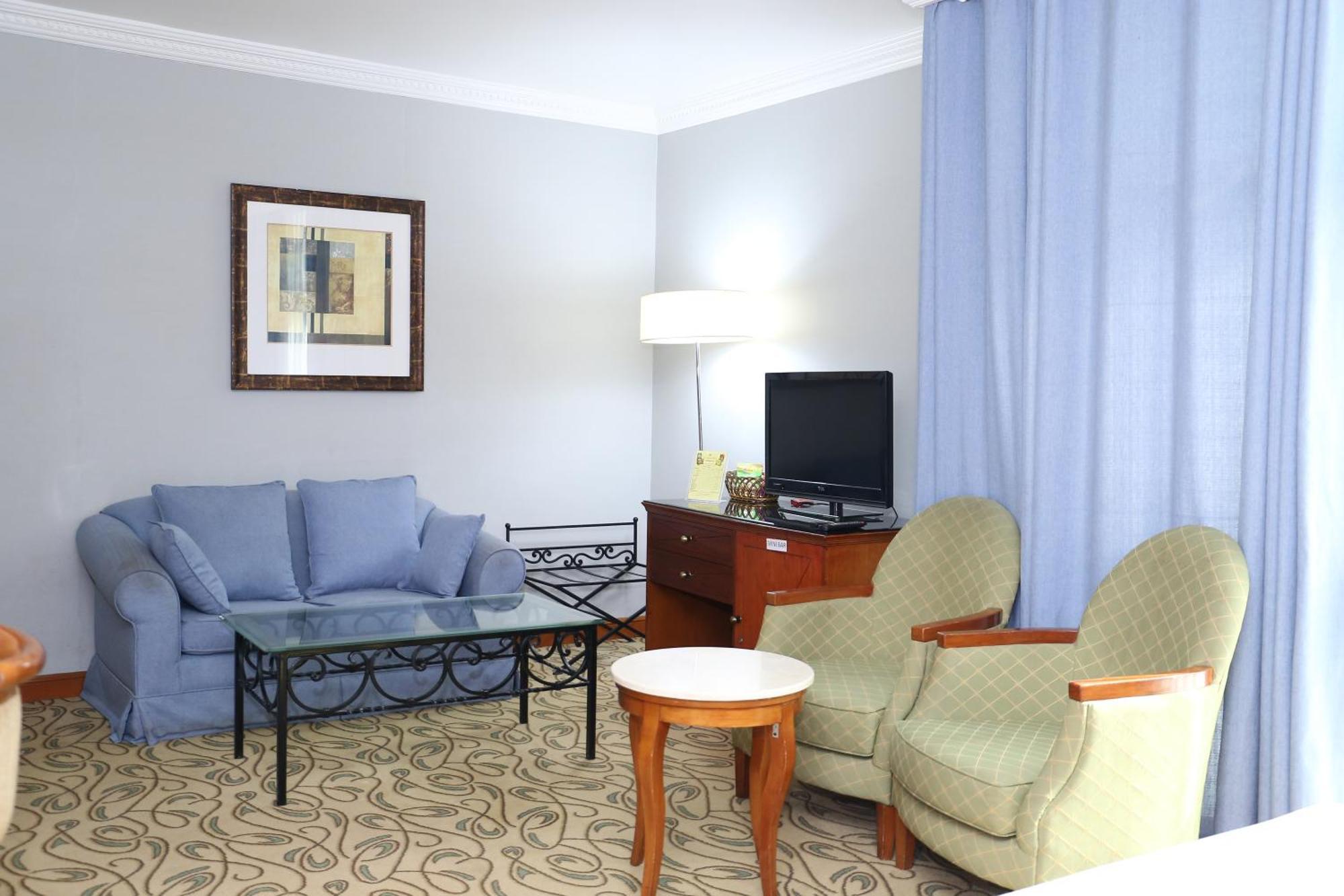 City Plaza Hotel Fudzsejra Kültér fotó